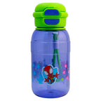 Botella de plástico Magia Nostálgica de 680ml con diseño de Spidey, tapa verde, popote y agarradera de tela.