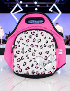 Lonchera térmica Magia Nostálgica de neopreno Barbie con estampado de leopardo, color rosa y detalle de corazón