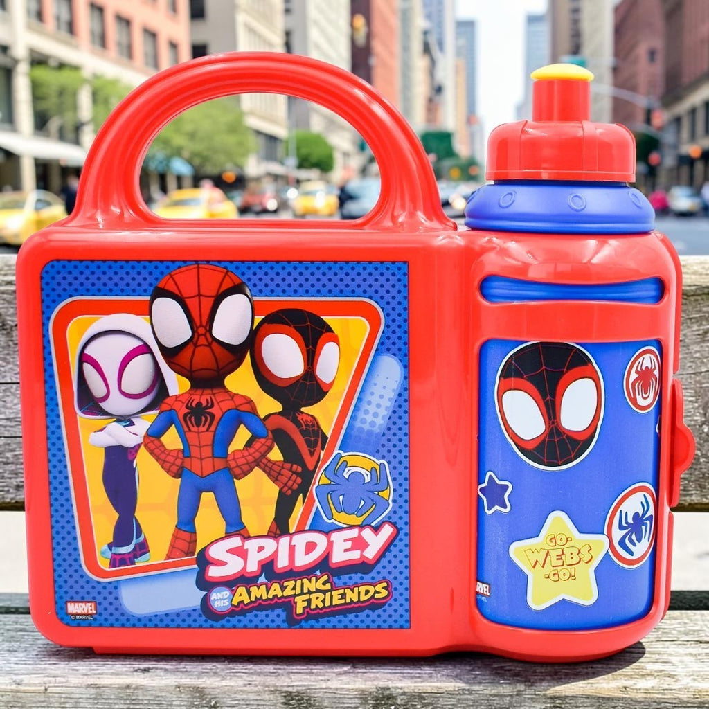 Lonchera Magia Nostálgica de Spidey and Friends en color rojo con botella a juego, ideal para la escuela.