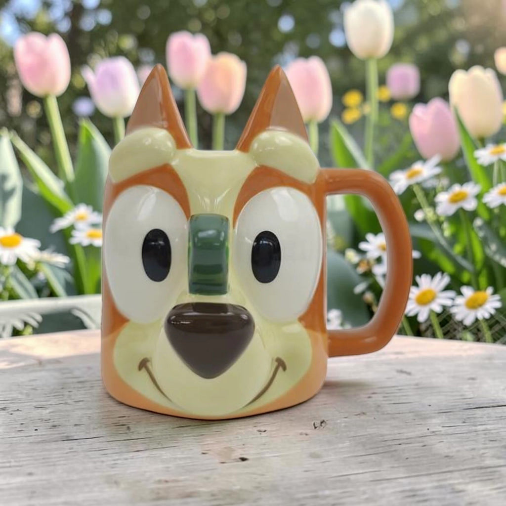 Taza 3D de cerámica de Bingo de Magia Nostálgica con diseño esculpido de la cara del personaje en colores vibrantes