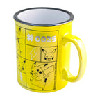 Taza jumbo de cerámica Magia Nostálgica color amarillo con diseño iridiscente de Pikachu y expresiones de Pokémon