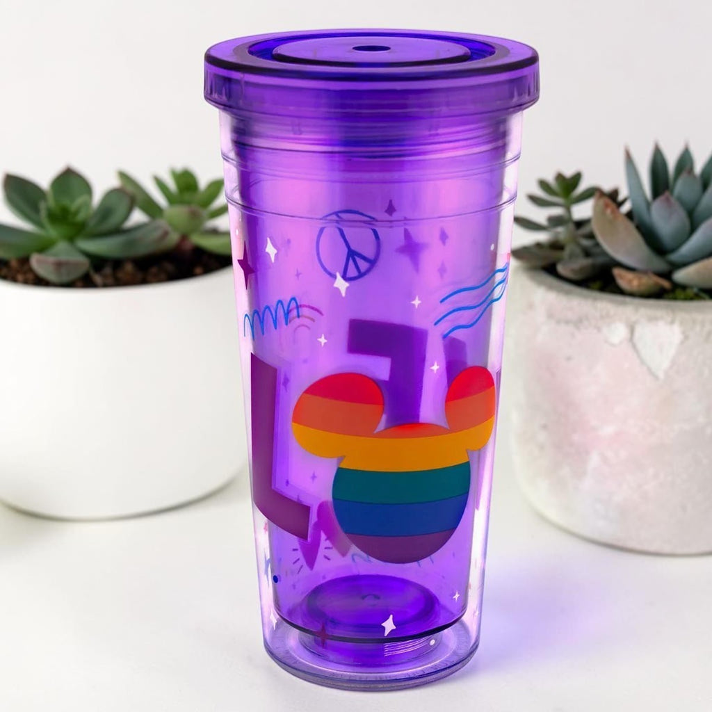 Vaso doble pared Magia Nostálgica color violeta con diseño de Mickey Mouse Pride y letras Love en acrílico de 500ml